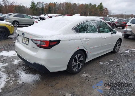 2021 Subaru Legacy Premium z USA, uszkodzony, nr VIN 4S3BWAC60M3017950